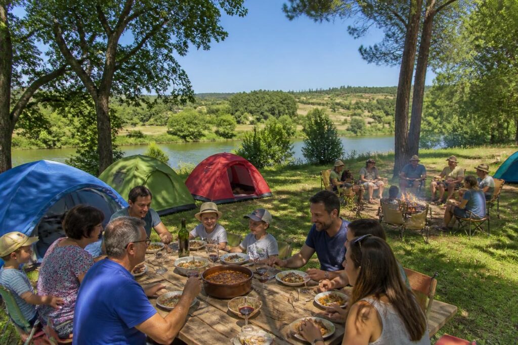 découvrez un camping convivial à castelnaudary, idéal pour un séjour inoubliable dans le sud-ouest de la france, entre nature, détente et découvertes locales.