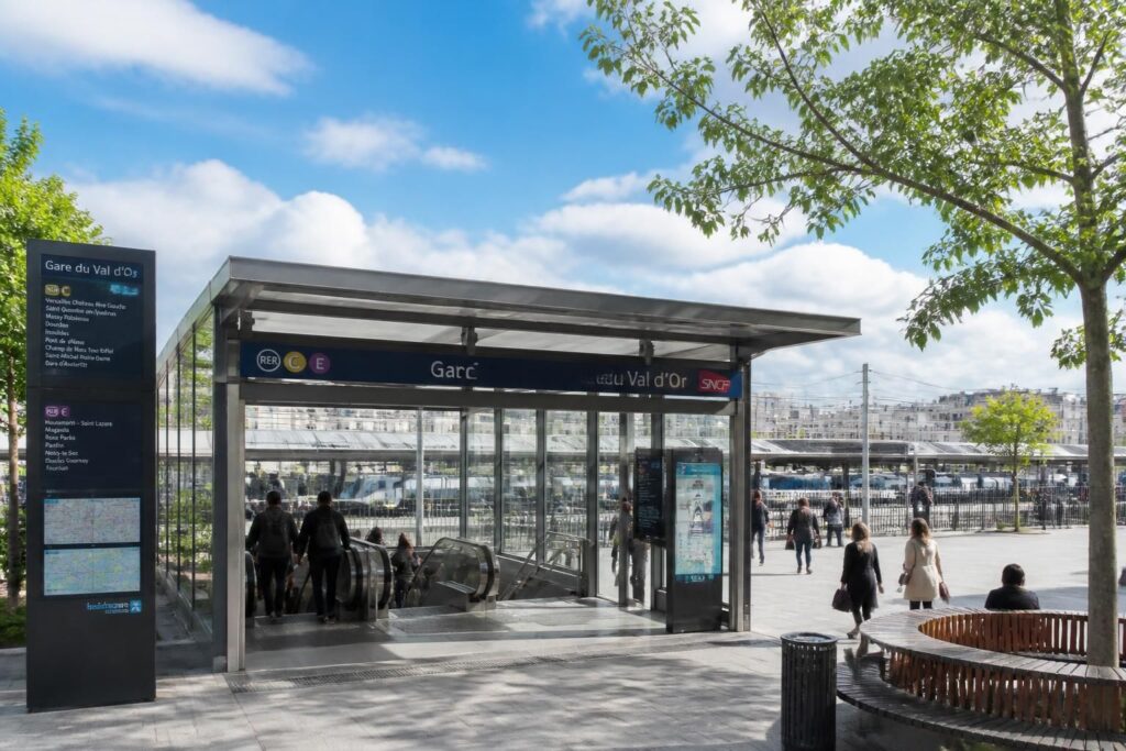 explorez la gare du val d'or à paris, un carrefour essentiel alliant histoire et modernité au cœur de la capitale.