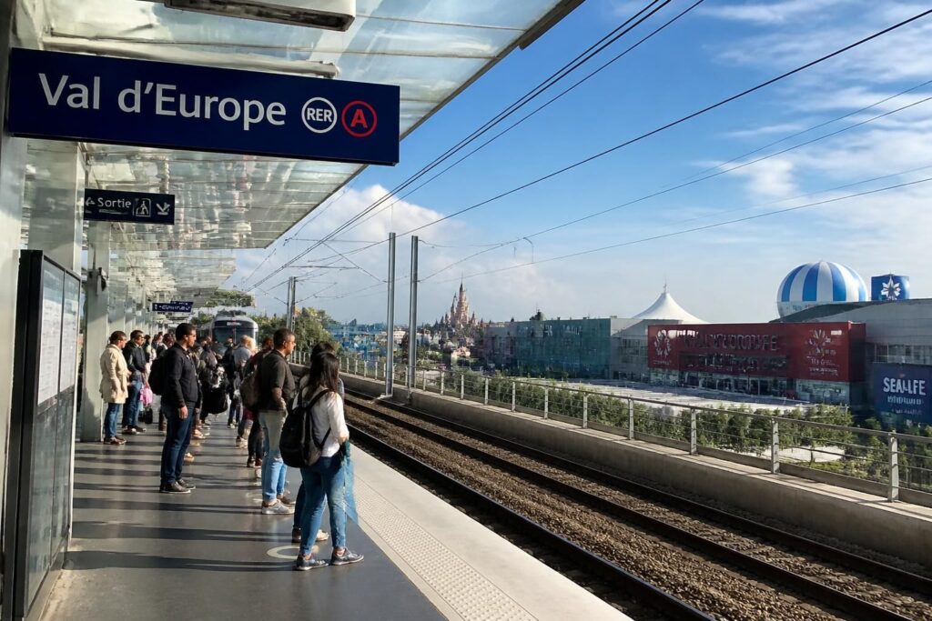 découvrez le rer a val d'europe, votre accès facile au shopping et aux loisirs autour de paris. profitez d'une destination idéale pour sorties et détente.